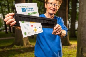 Neem een brievenbusborstel